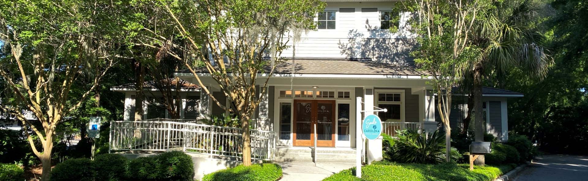 Outside view of Mount Pleasant South Carolina dental office building